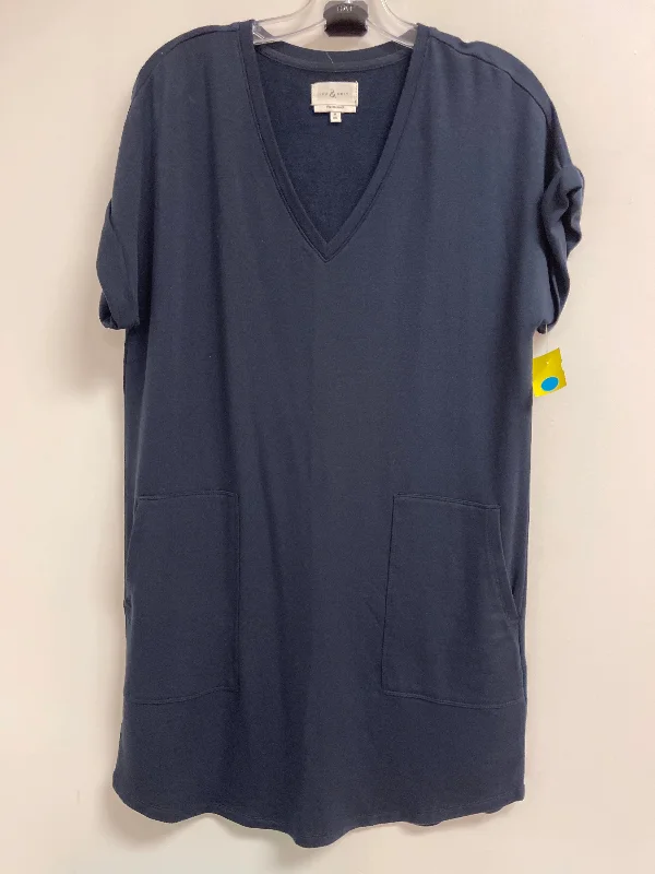 Dress Casual Short By Lou And Grey In Navy, Size: M